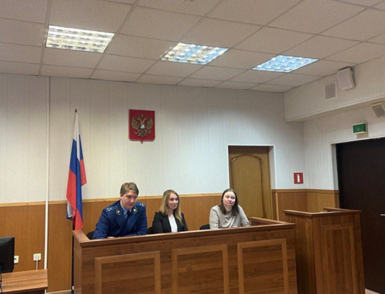 Под председательством прокурора Юго-Западного административного округа г. Москвы Владимира Шараментова с участием правоохранительных органов проведена рабочая встреча в Гагаринском районном суде г. Москвы, посвященная проблемам правоприменительной практик