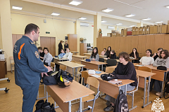 С приближением окончания учебного года и началом летних каникул, МЧС усиливает работу по обеспечению безопасности подрастающего поколения. 