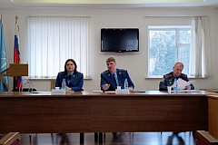 В минувший вторник руководством прокуратуры Юго-Западного административного округа г. Москвы проведен очередной подобный приём на базе Управления по ЮЗАО ГУ МЧС России по г. Москве при участии начальника окружного подразделения Дмитрия Крикуненко