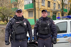Ирина Волк: Владимир Колокольцев наградил столичных полицейских, оказавших помощь жильцам многоквартирного дома во время возгорания